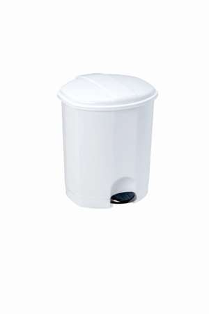 Image de POUBELLE A PEDALE PLASTIQUE BLANCHE 7L